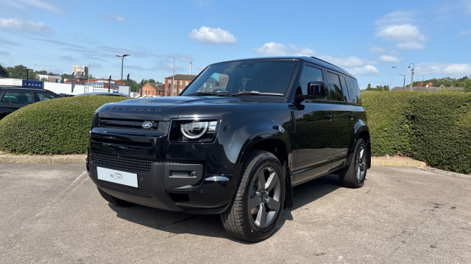 Land Rover Defender 3.0 D250 X-Dynamic SE 110 5dr Auto Diesel Estate - Image 40